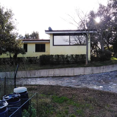 Vakantiehuis One Bedroom House With Furnished Terrace At Elini 7 Km Away From The *